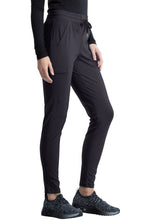 Load image into Gallery viewer, FORM Tapered Leg Pant (Petite &amp; Tall)